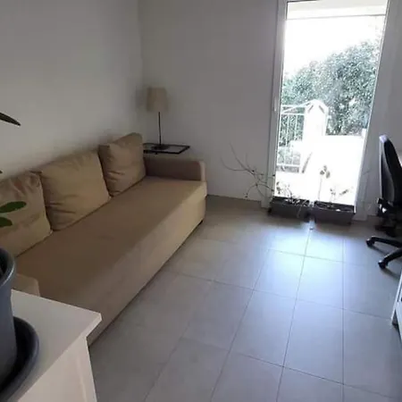 3-bed, Lake-view, Family Friendly Near Lausanne Grandvaux